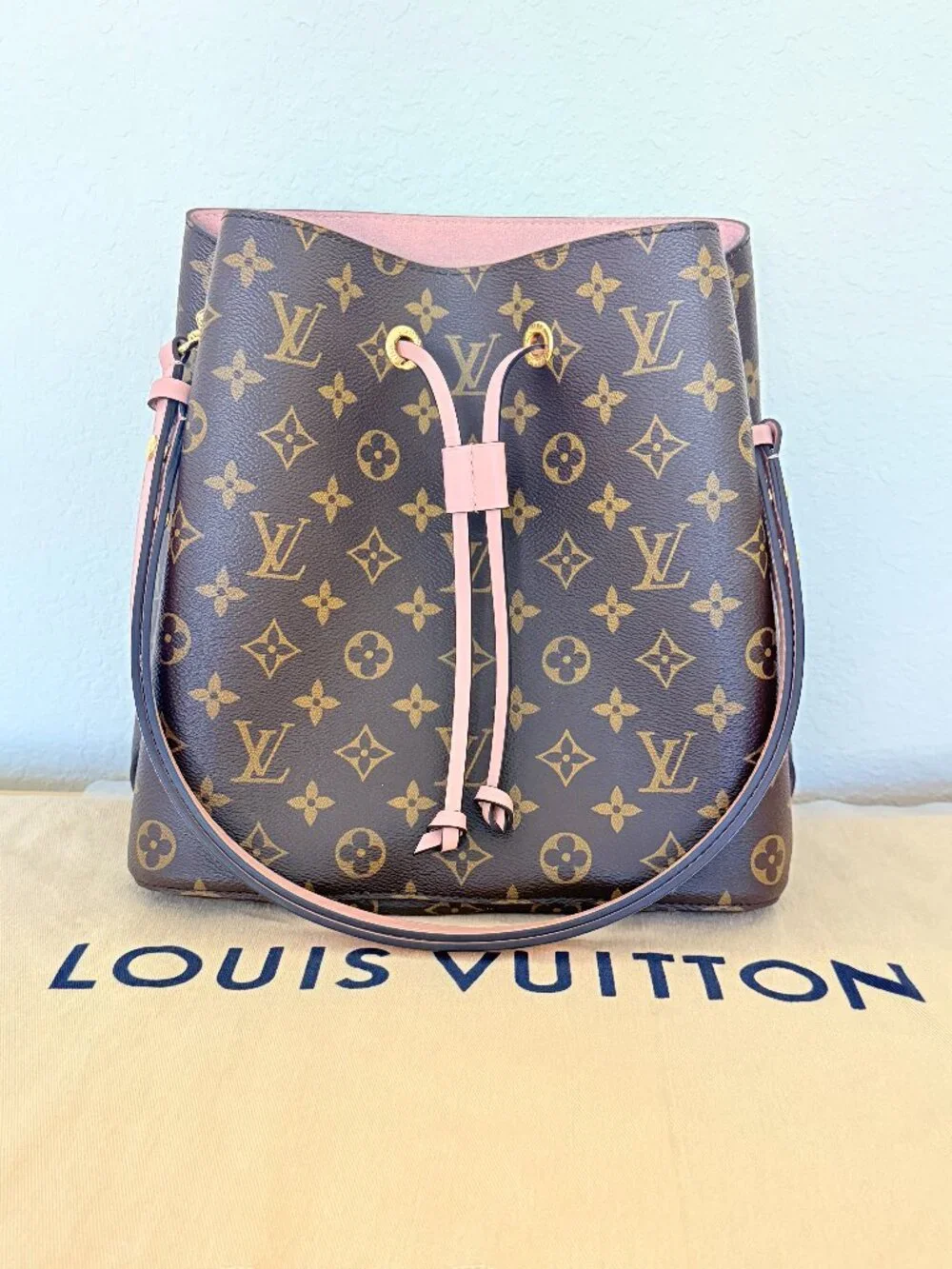 💯Authentic 🌹 Louis Vuitton 🌹 Monogram Neonoe MM Rose Poudre, M44022